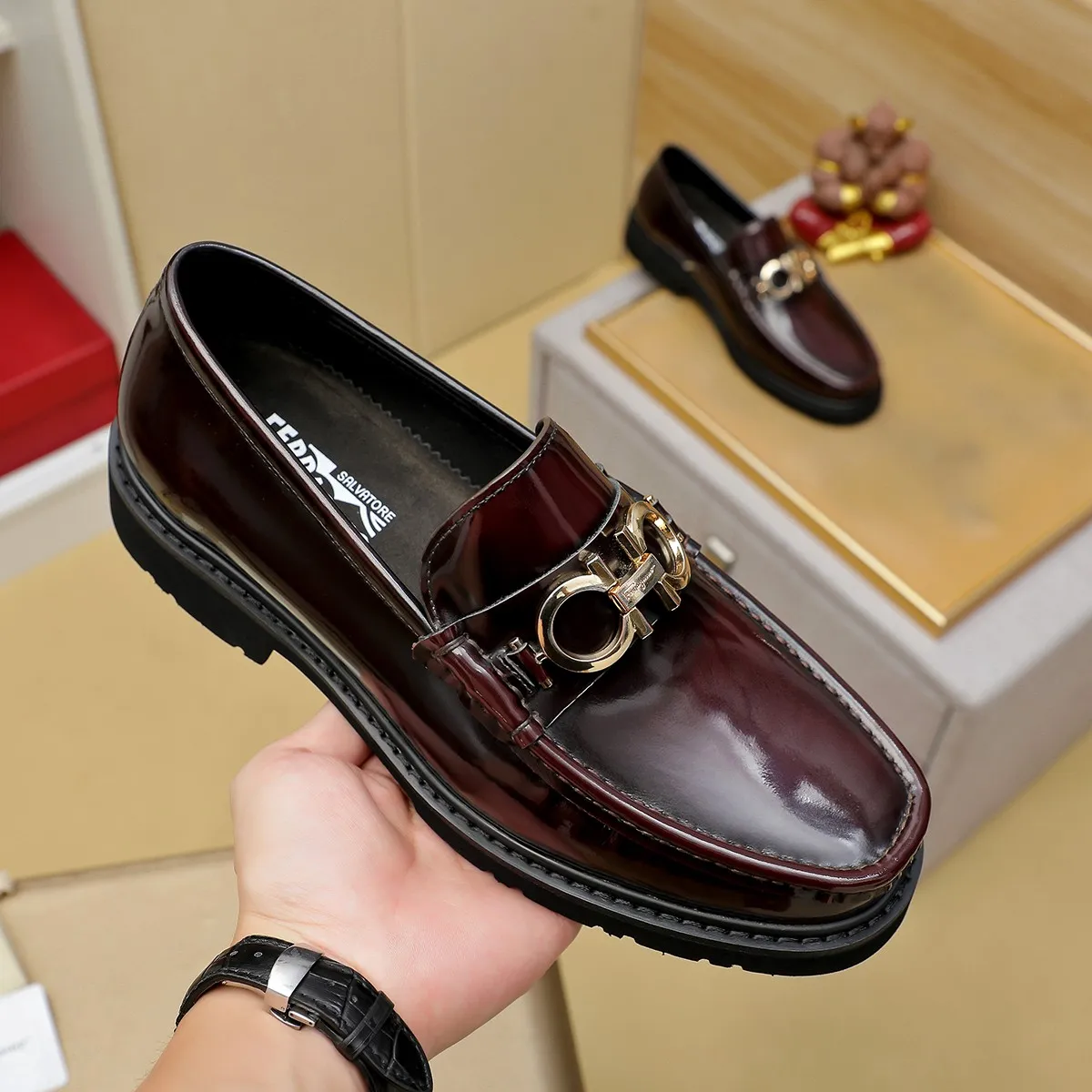 Men's shoes 💰500 Ferragamo [Ferragamo] top imported suit men's shoes 💯Original copy of the official website, product materials: selected imported embossed calfskin + luxury hardware buckle accessories ~ imported water-dyed cow 🐂 leather lining. Strong three-dimensional visual effect, original combination outsole, multiple colors available😘 Size: 38-44 (.45.46. Customized)